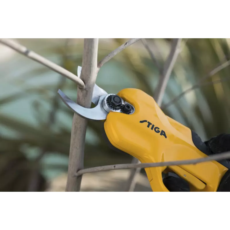 SC100eKit_257022001ST1_amb10_ecommerce